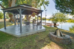 Resort Cabin on the River about 21 Mi to Crater Lake!